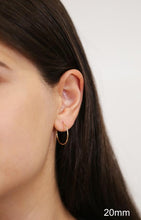 Load image into Gallery viewer, 10K YELLOW GOLD ROUND ENDLESS HOOP EARRINGS, 20 mm