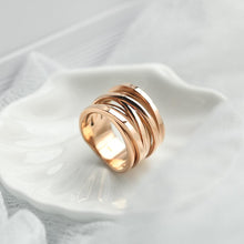 Load image into Gallery viewer, RING ROSE INTERTWINED STATEMENT
