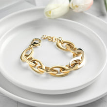 Charger l'image dans la galerie, OVAL CHAIN BRACELET LOBSTER CLASP
